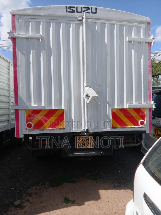Isuzu NPR Lorry - thumbnail 5