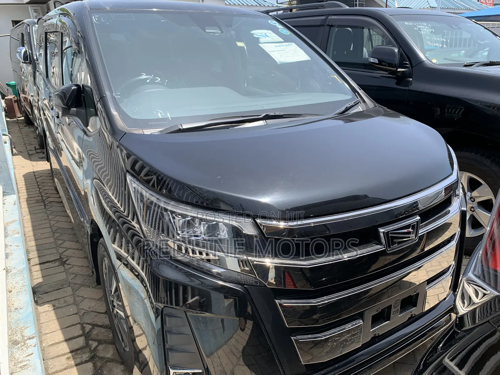 Toyota Noah 2.0 AWD (6 Seater) 2018 Black