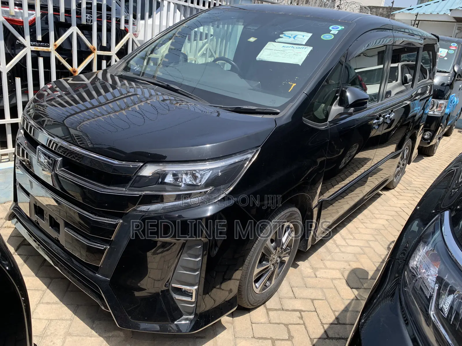 Toyota Noah 2.0 AWD (6 Seater) 2018 Black