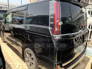 Toyota Noah 2.0 AWD (6 Seater) 2018 Black