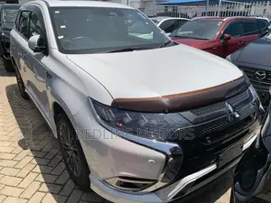 Mitsubishi Outlander 2.4 PHEV AWD 2018 Pearl