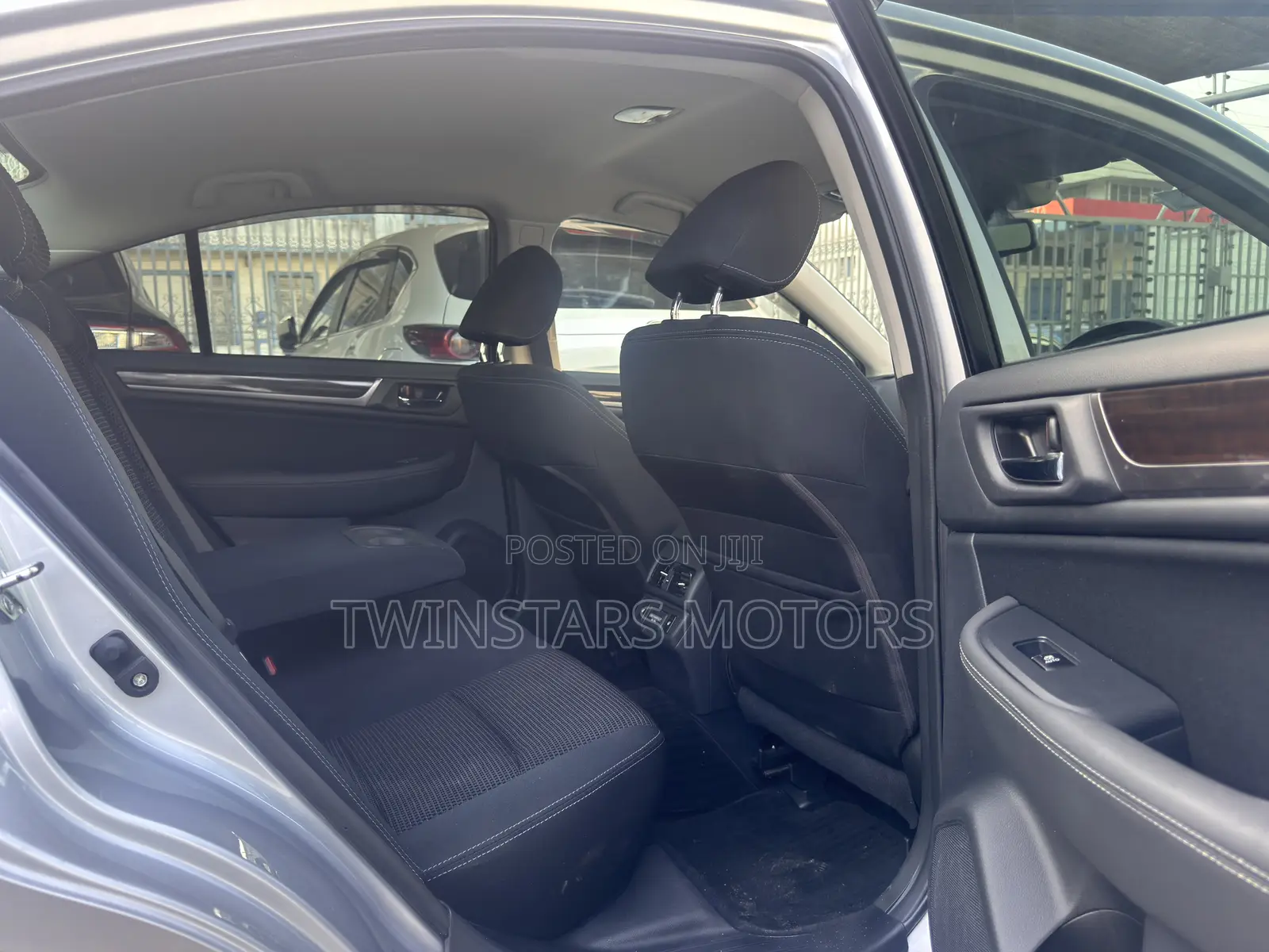Subaru Legacy 2.5i Premium AWD 2019 Silver
