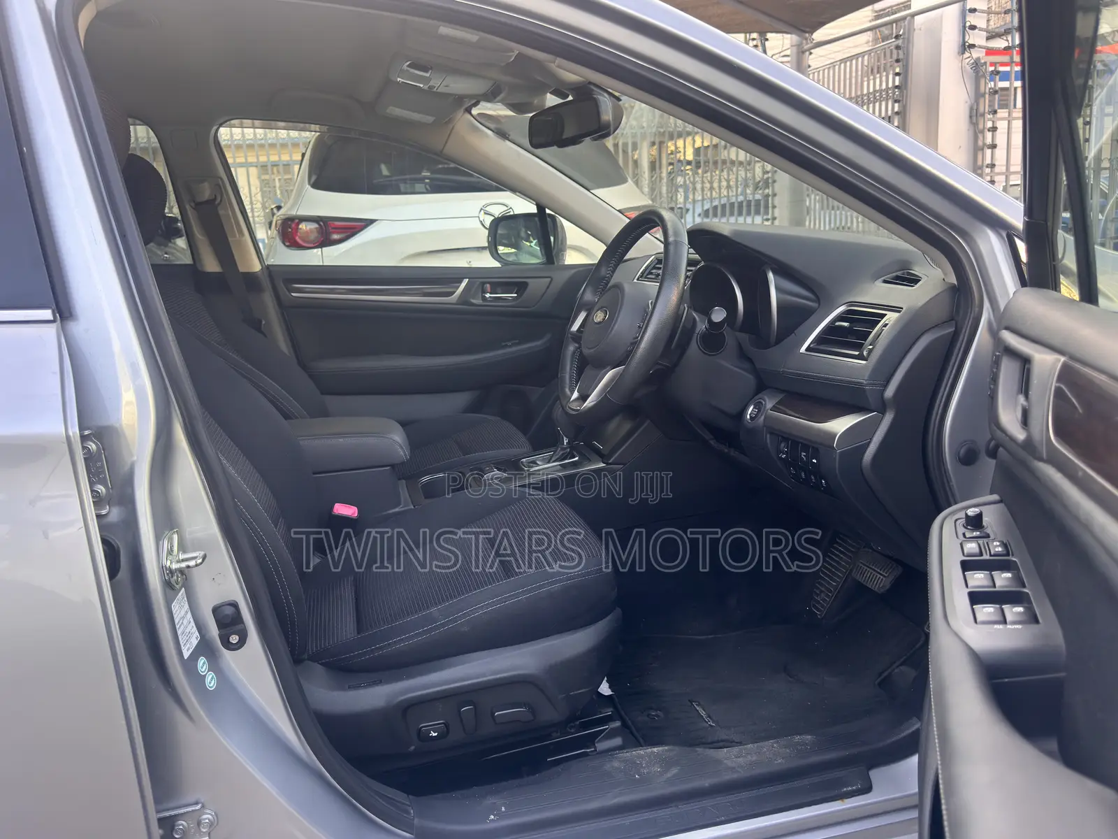 Subaru Legacy 2.5i Premium AWD 2019 Silver