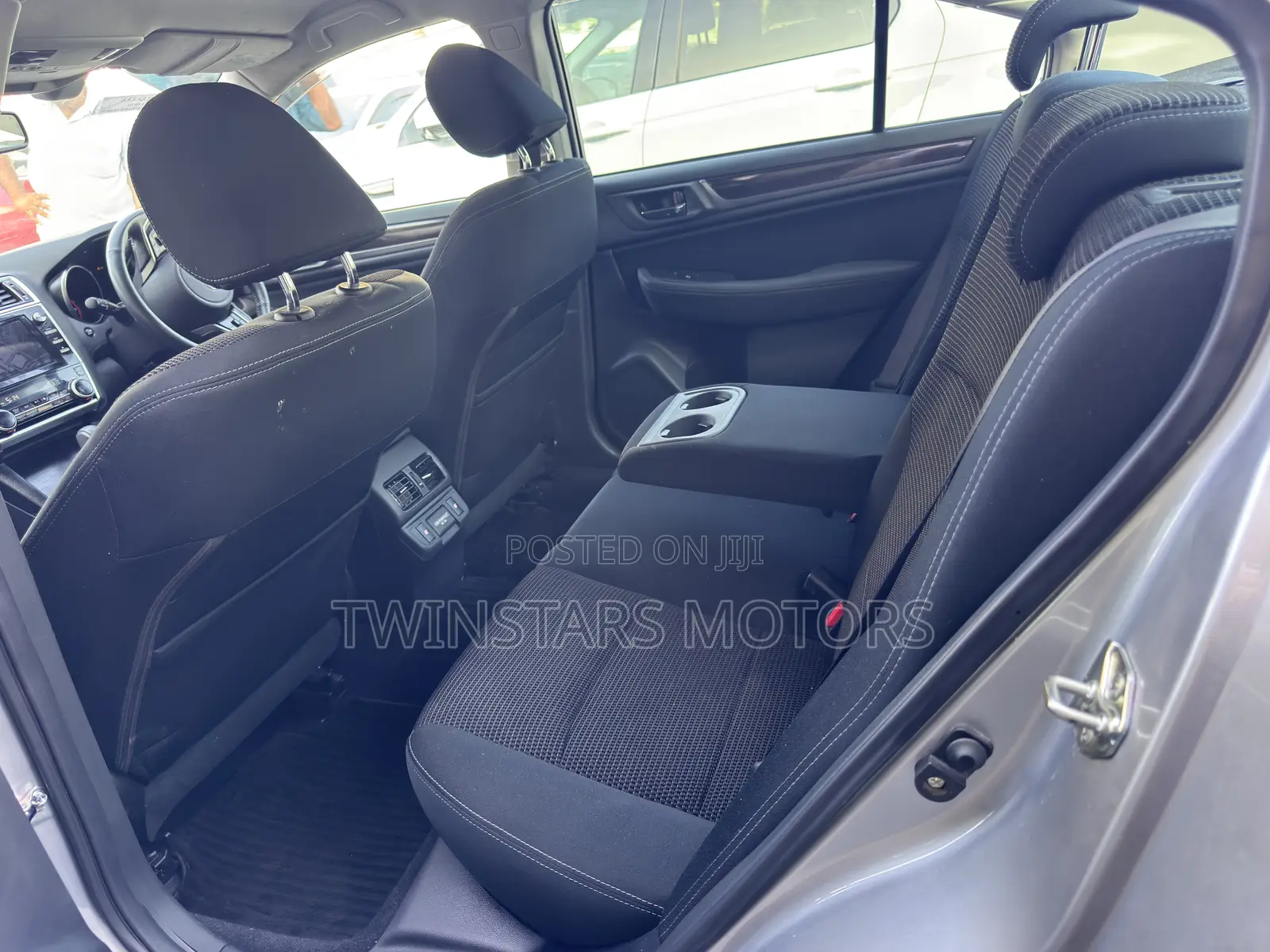 Subaru Legacy 2.5i Premium AWD 2019 Silver