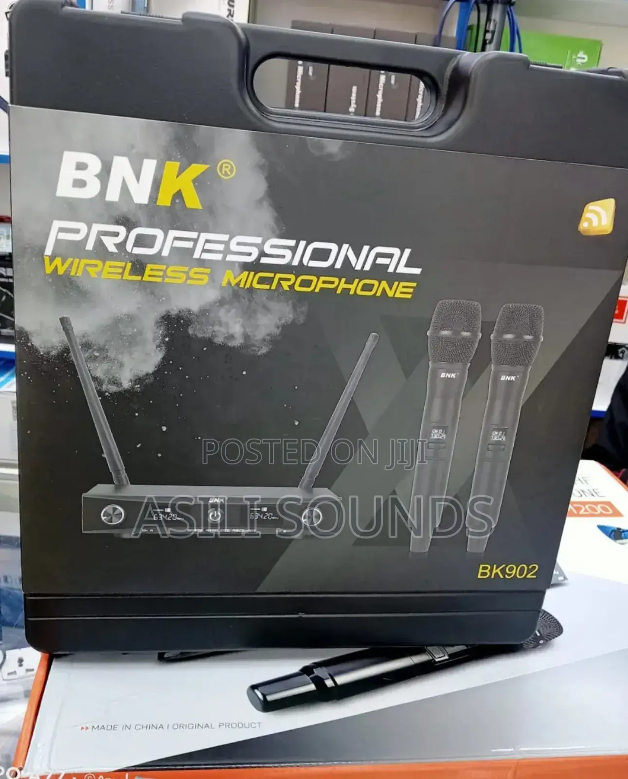 BNK Bk902 Professional Wireless Microphone System.