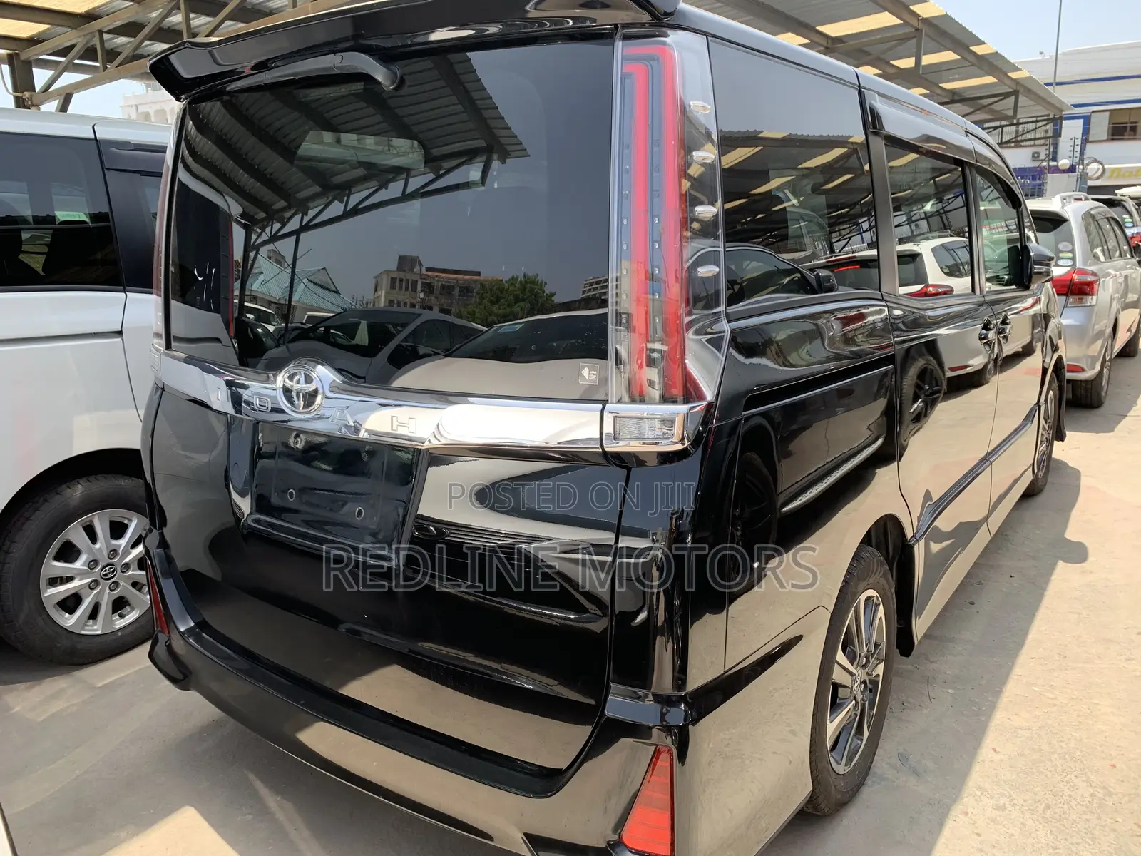 Toyota Noah 2.0 AWD (7 Seater) 2018 Black