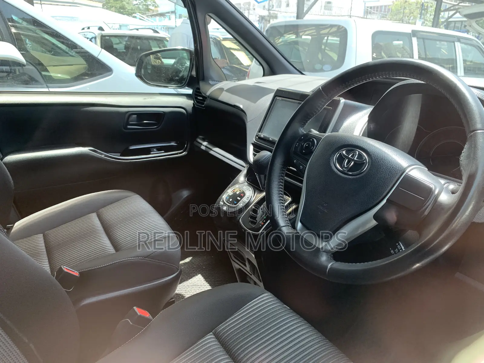 Toyota Noah 2.0 AWD (7 Seater) 2018 Black