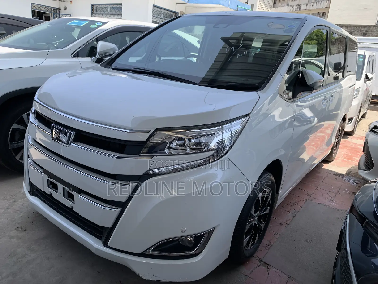 Toyota Noah 2.0 FWD (7 Seater) 2018 White