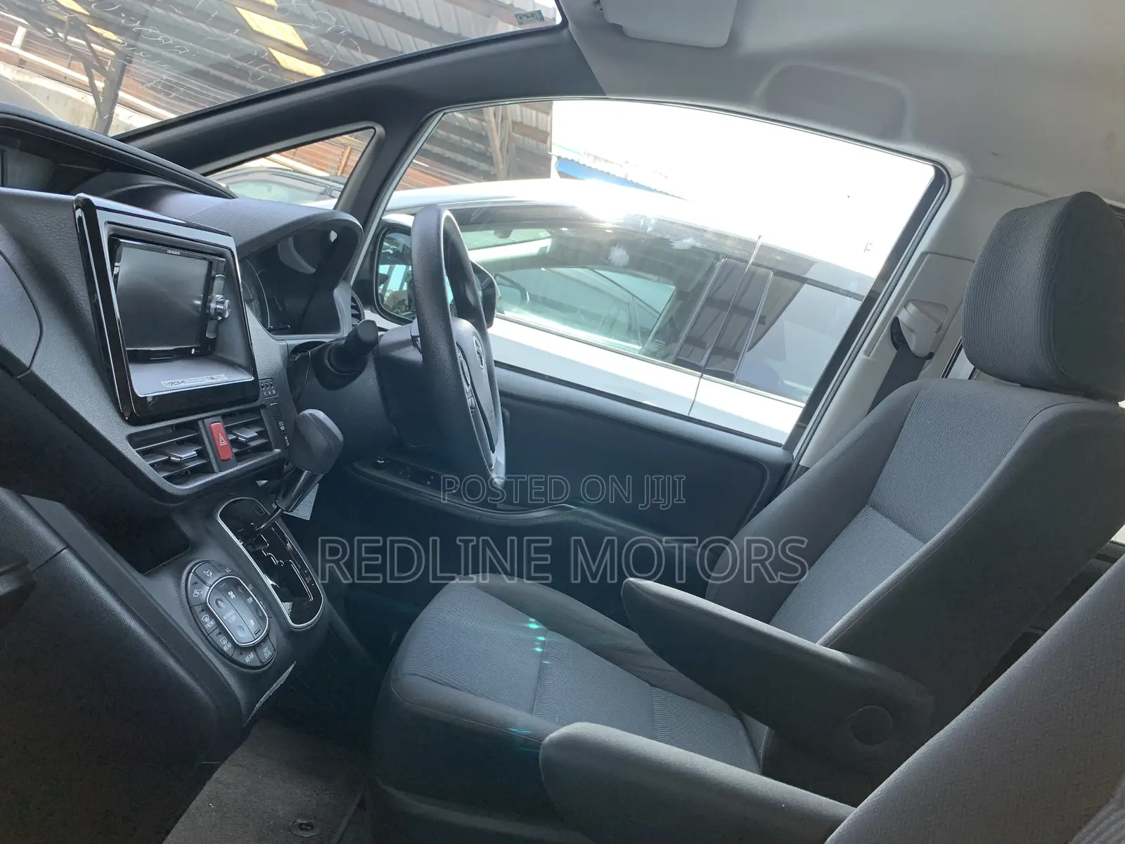 Toyota Noah 2.0 FWD (7 Seater) 2018 White