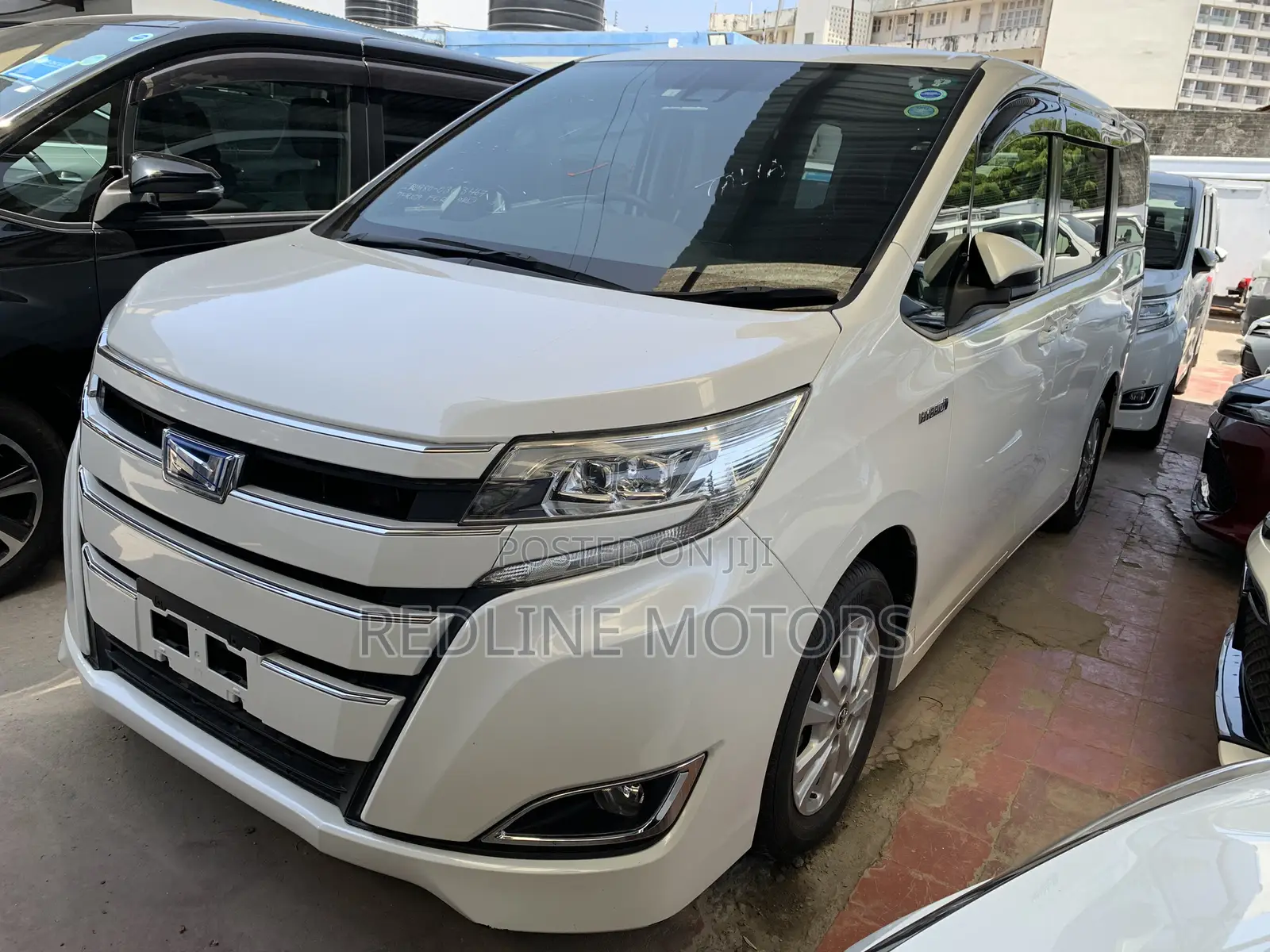Toyota Noah 1.8 FWD Hybrid (7 seater) 2018 Pearl