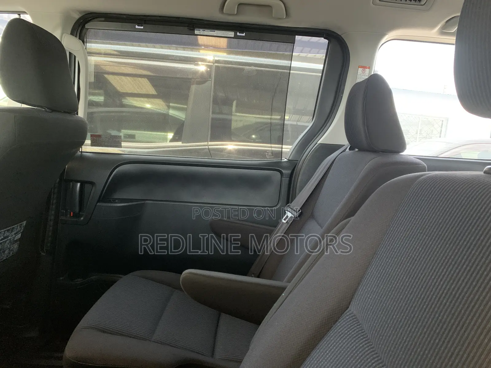 Toyota Noah 1.8 FWD Hybrid (7 seater) 2018 Pearl