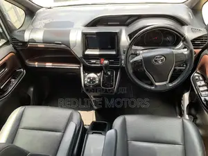 Toyota Esquire 2.0 AWD (7 seater) 2018 White