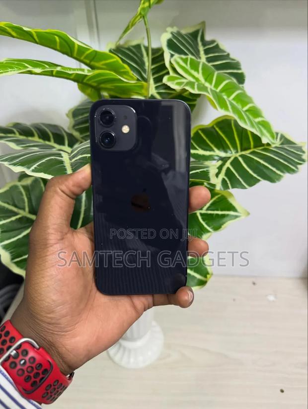 Apple iPhone 12 128 GB Blue - main view