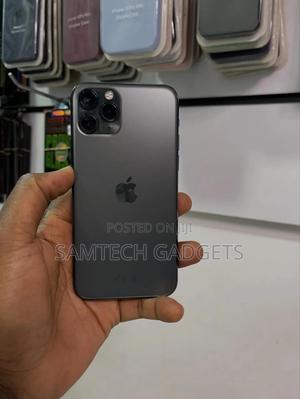 Apple iPhone 11 Pro 256 GB Gray - main view