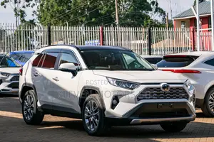 Toyota RAV4 2021 White