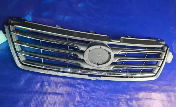 Toyota Vanguard Front Grill - main view