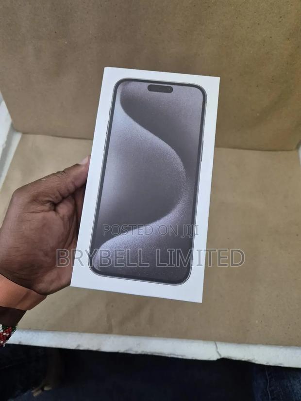 New Apple iPhone 15 Pro Max 256 GB Black - main view