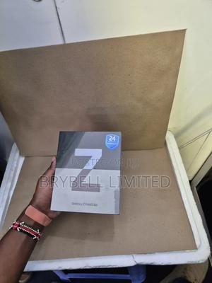 New Samsung Galaxy Z Fold3 5G 256 GB Black - thumbnail 2