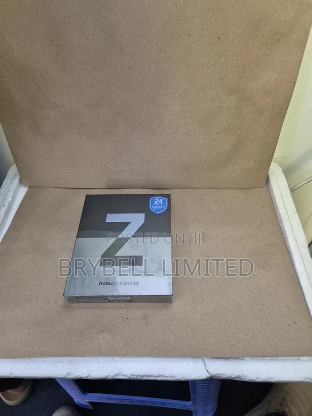 New Samsung Galaxy Z Fold3 5G 256 GB Black - thumbnail 3