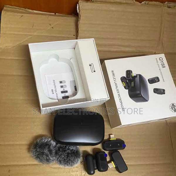 Dual Receiver Design Wireless Lavalier Qy88 Magnetic Mic - main view