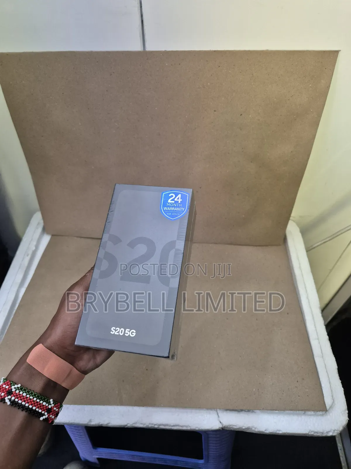 New Samsung Galaxy S20 128 GB Blue