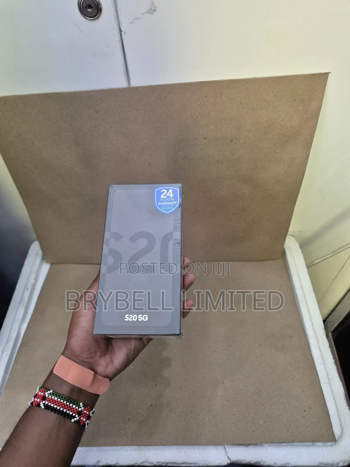 New Samsung Galaxy S20 128 GB Blue