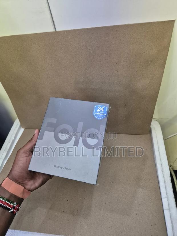 New Samsung Galaxy Z Fold4 512 GB Black