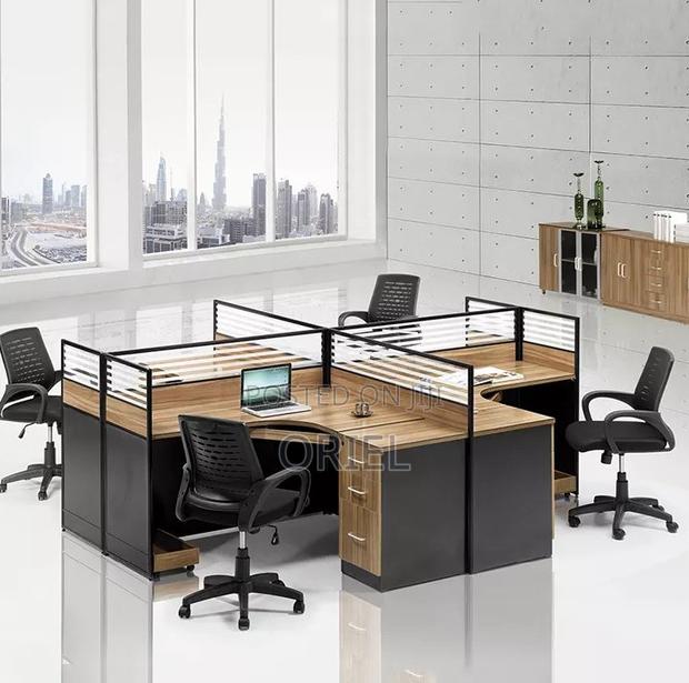 Office Workstation; Open-plan Curved 4-person Workstation - thumbnail 2