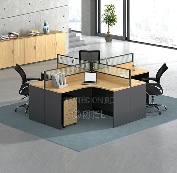 Office Workstation; Open-plan Curved 4-person Workstation - thumbnail 7