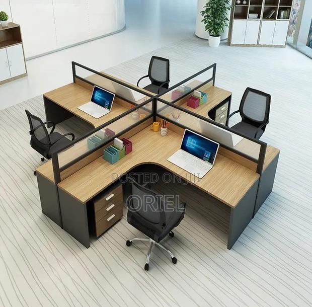 Office Workstation; Open-plan Curved 4-person Workstation - thumbnail 11