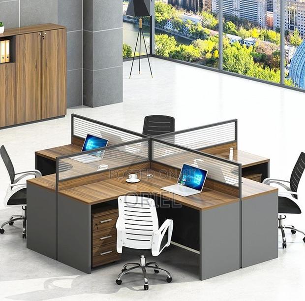Office Workstation; Open-plan Curved 4-person Workstation - thumbnail 17