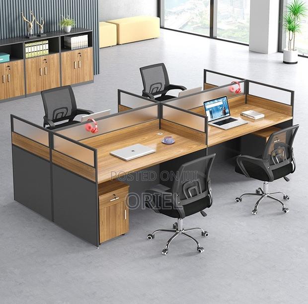 Office Workstation; Open-plan Curved 4-person Workstation - thumbnail 18