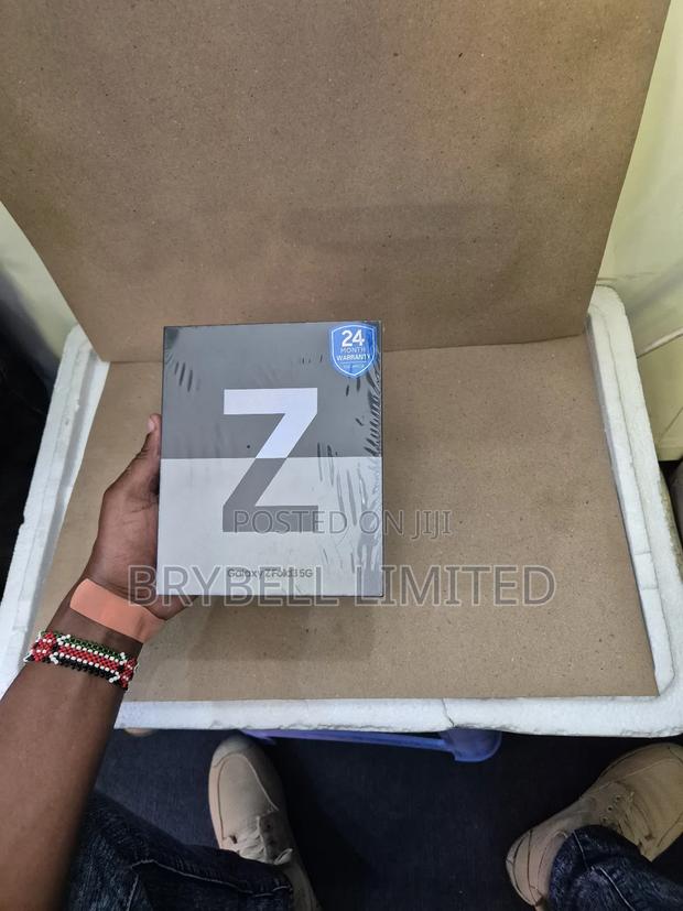 New Samsung Galaxy Z Fold3 5G 256 GB Blue - thumbnail 3