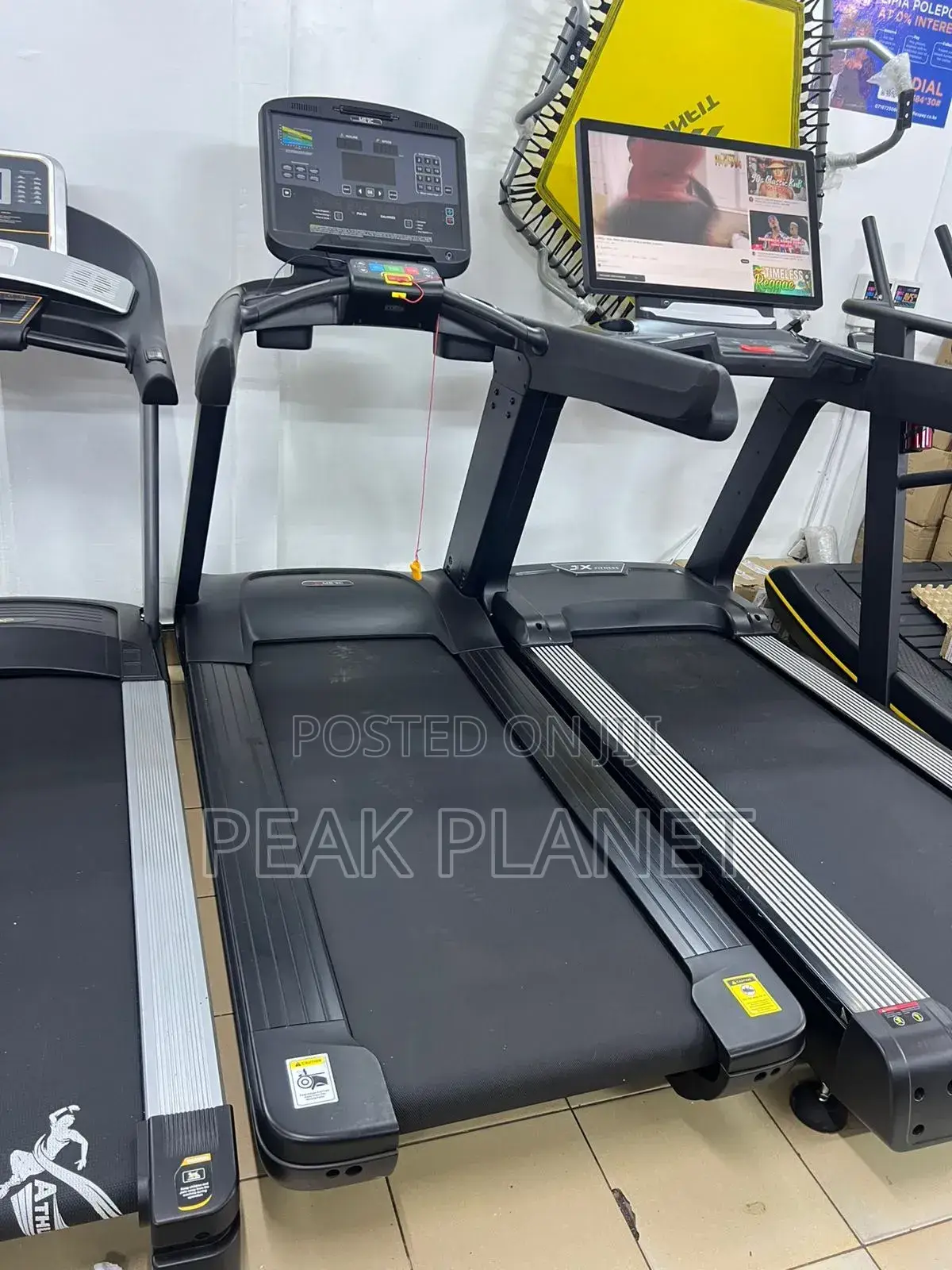 Heavy Duty Gym Treadmill With Auto Incline 18%