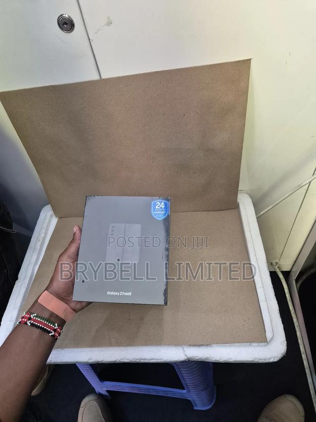 New Samsung Galaxy Z Fold 5 512 GB Blue - thumbnail 4