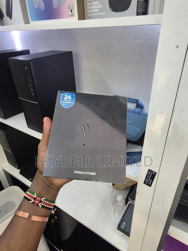 New Samsung Galaxy Z Fold 5 512 GB Blue - thumbnail 3