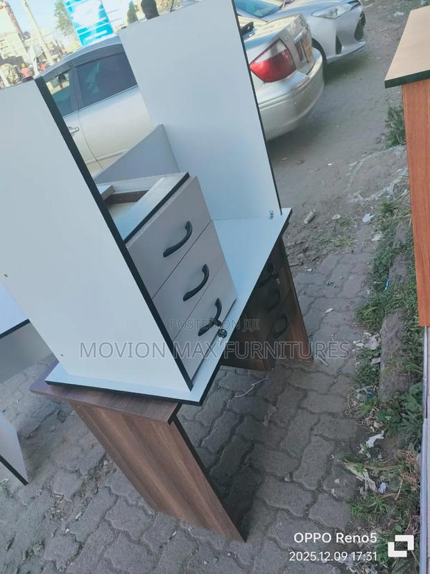 Smart Study Desk - main view