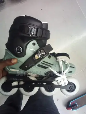 Inline Roller Skates Triple Fastening With Side Mounted Protection.