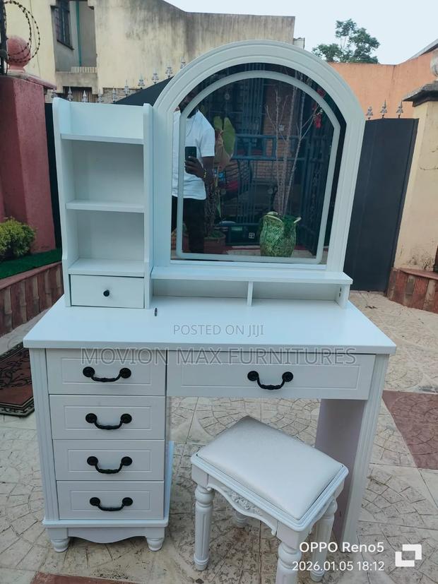 High Quality Dressing Mirror - main view