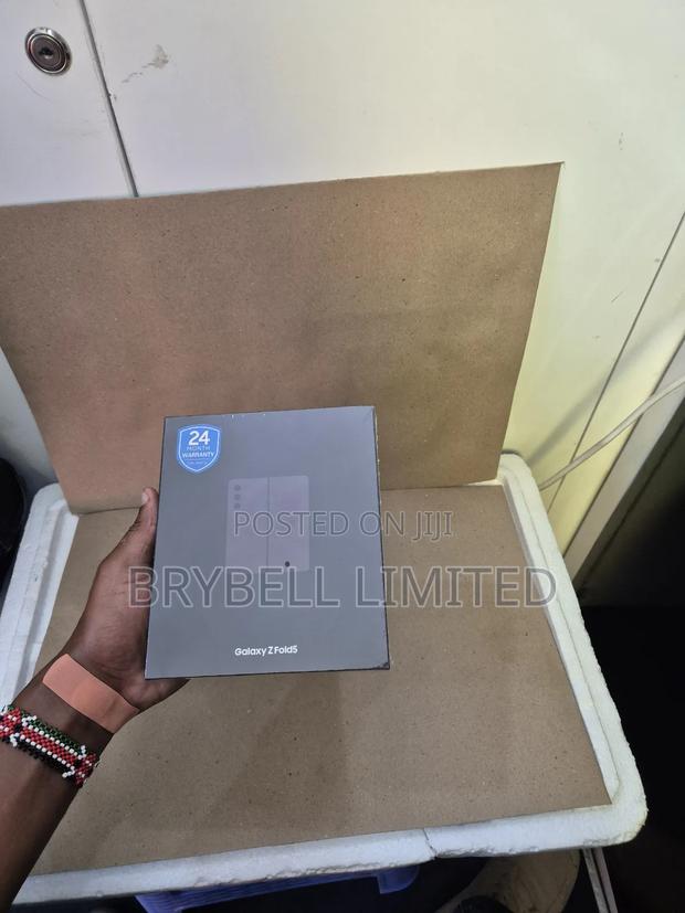 New Samsung Galaxy Z Fold 5 512 GB Blue - thumbnail 3