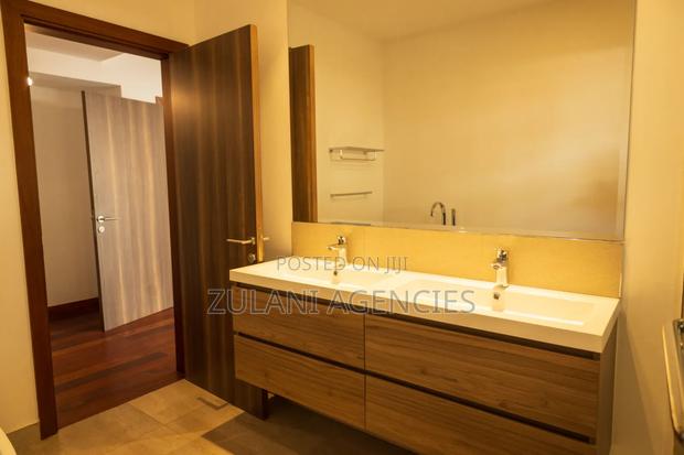 4bdrm Duplex in Rosslyn for rent - thumbnail 3