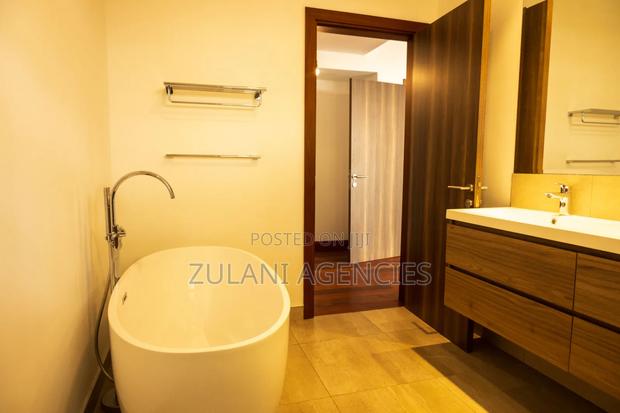 4bdrm Duplex in Rosslyn for rent - thumbnail 4