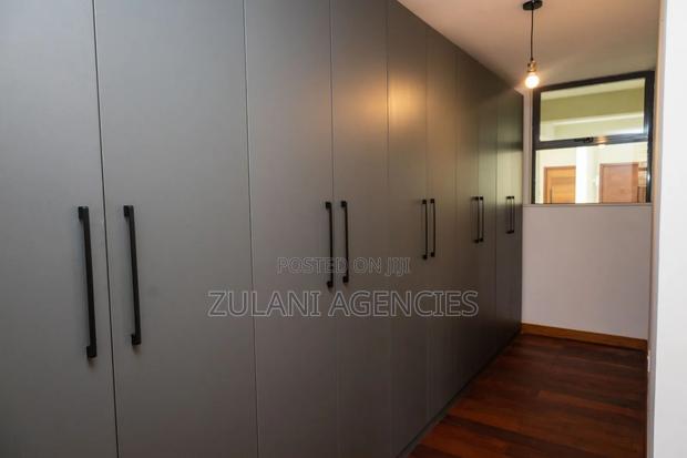 4bdrm Duplex in Rosslyn for rent - thumbnail 5