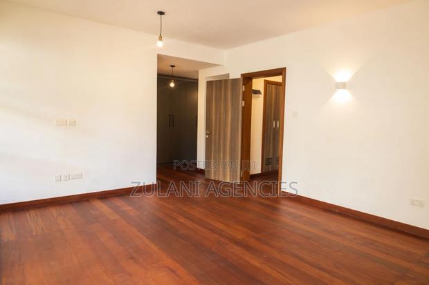 4bdrm Duplex in Rosslyn for rent - thumbnail 8