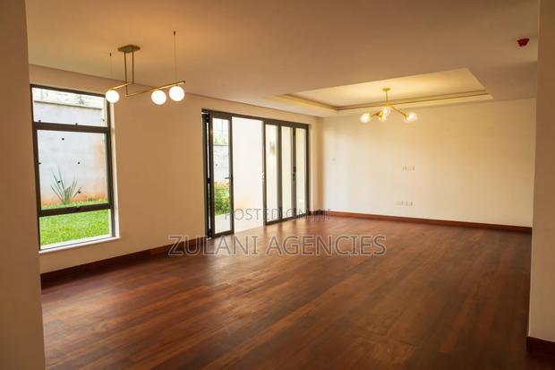 4bdrm Duplex in Rosslyn for rent - thumbnail 13