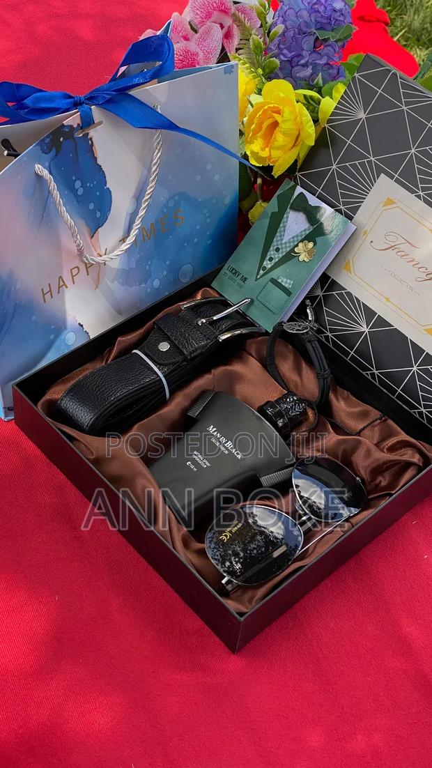 Men Gift Perfume
Sunglasses
Belt
