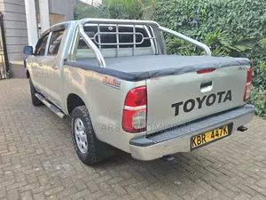 Toyota Hilux 2011 Silver