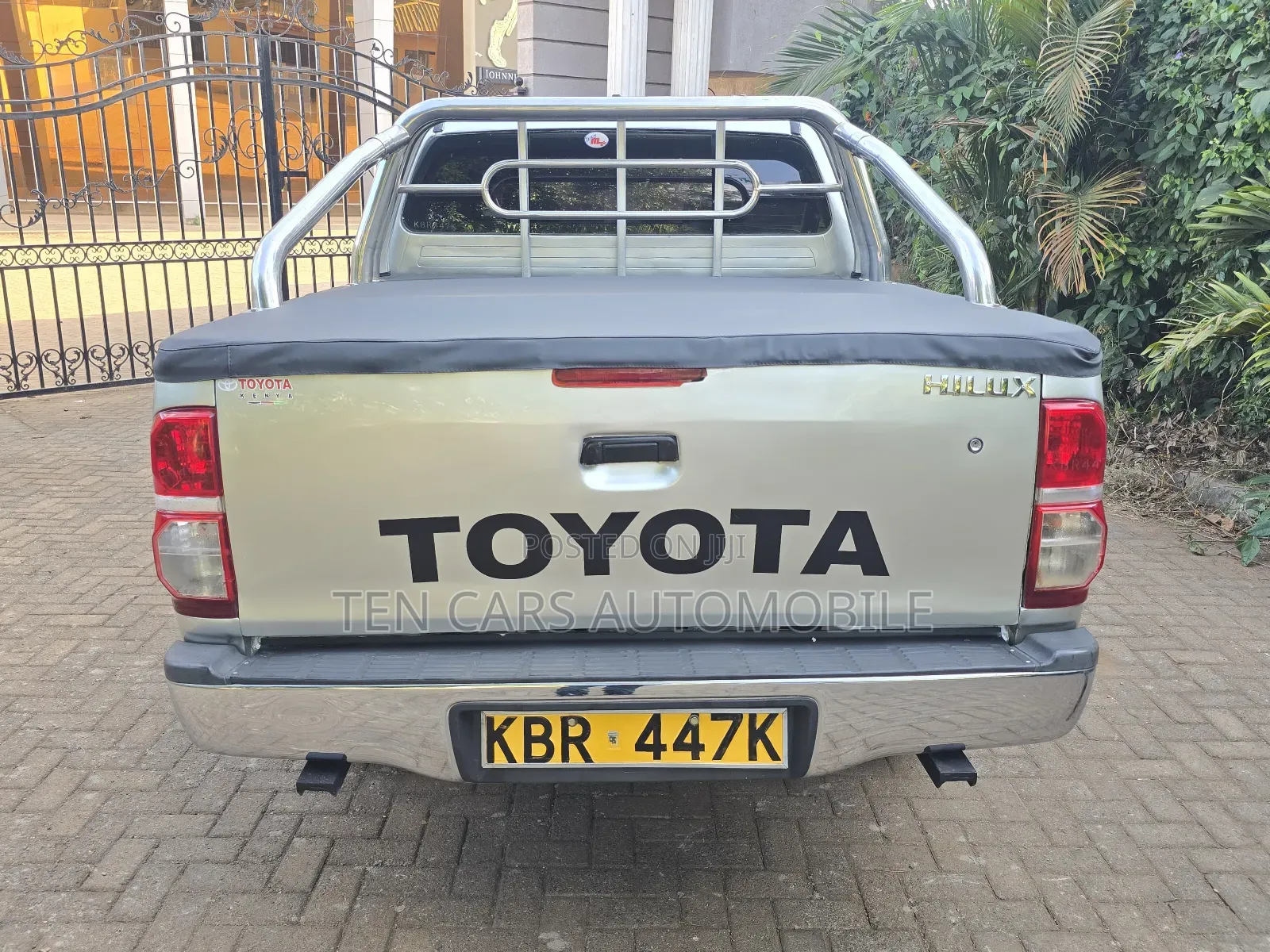 Toyota Hilux 2011 Silver