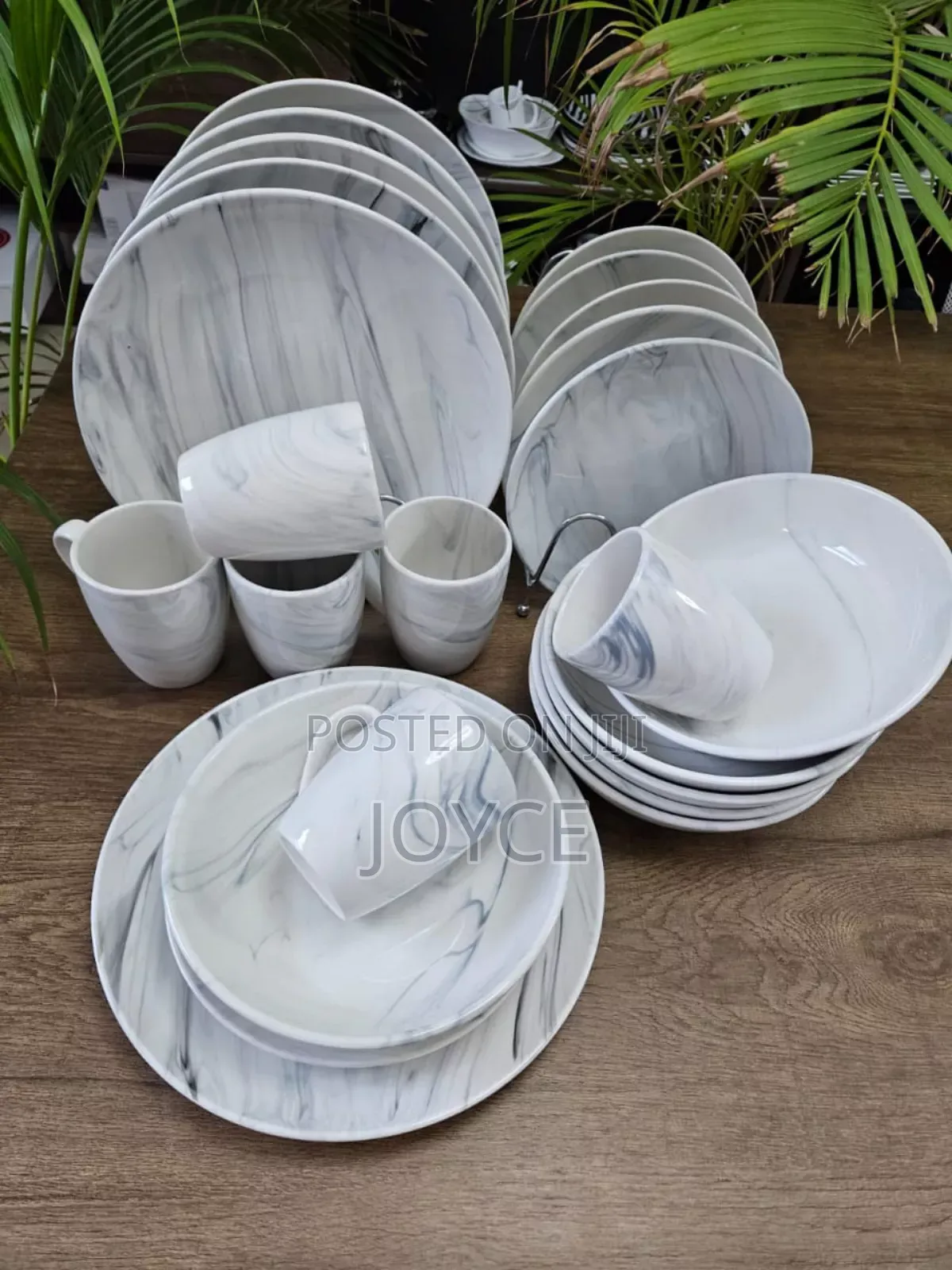 24 Pc Dinner Set