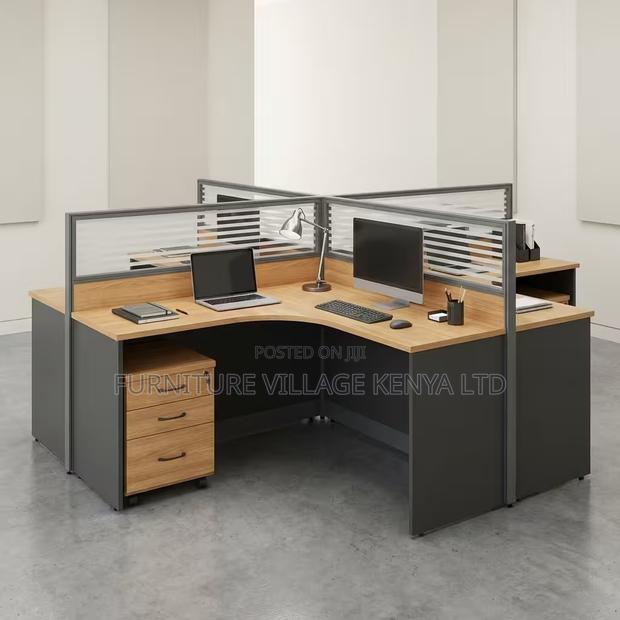 Workstation; Curved 4-way Workstation - main view